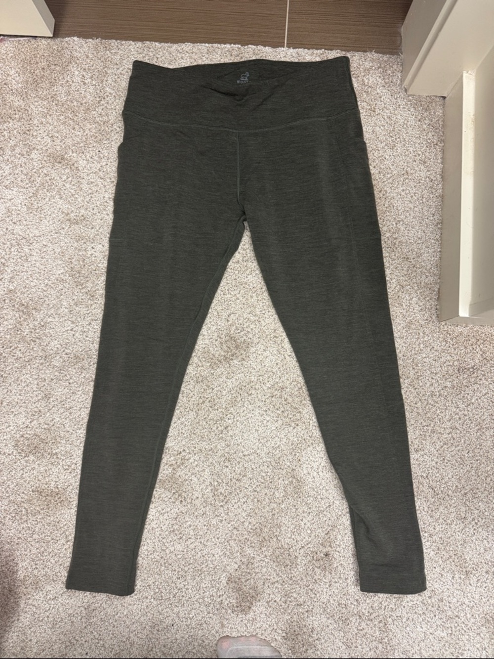 Women’s High-Rise Leggings in Olive Green